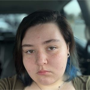 Meet your Posher, Makayla